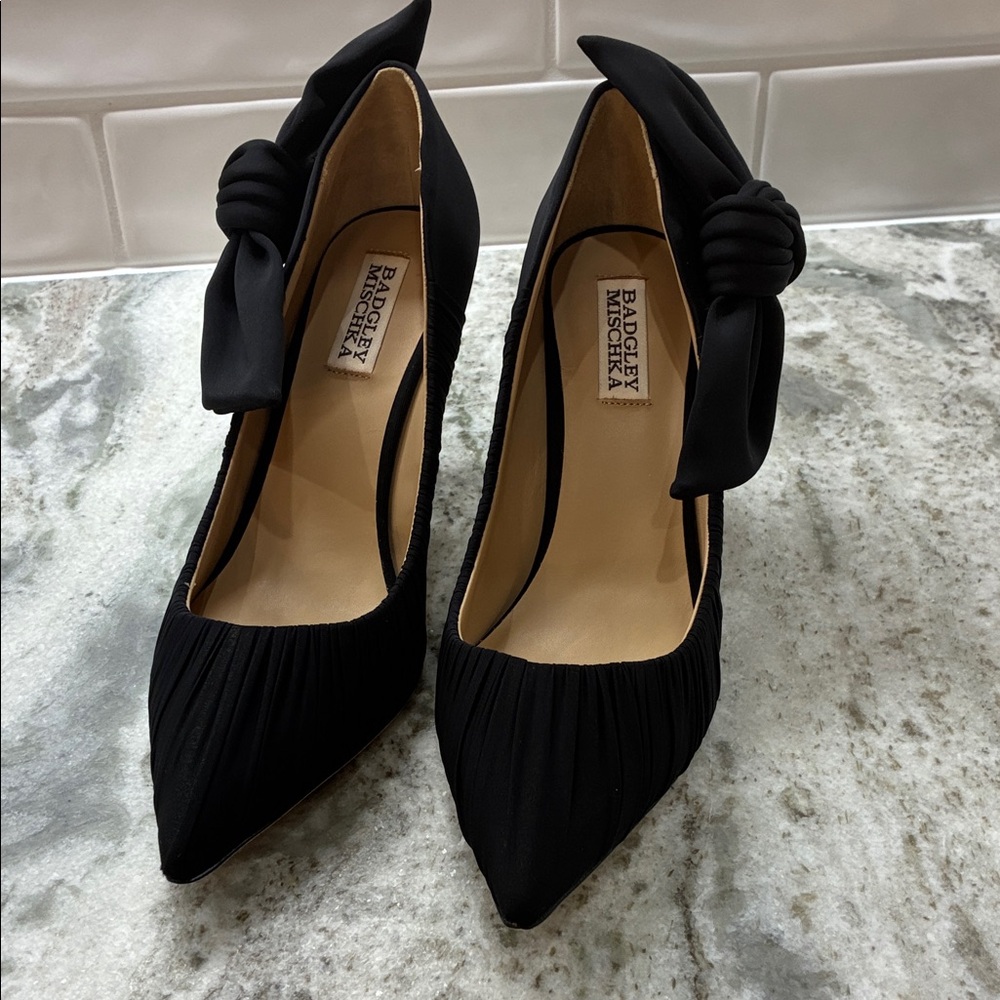 Badgley Mischka Black Heels with Bow Accent